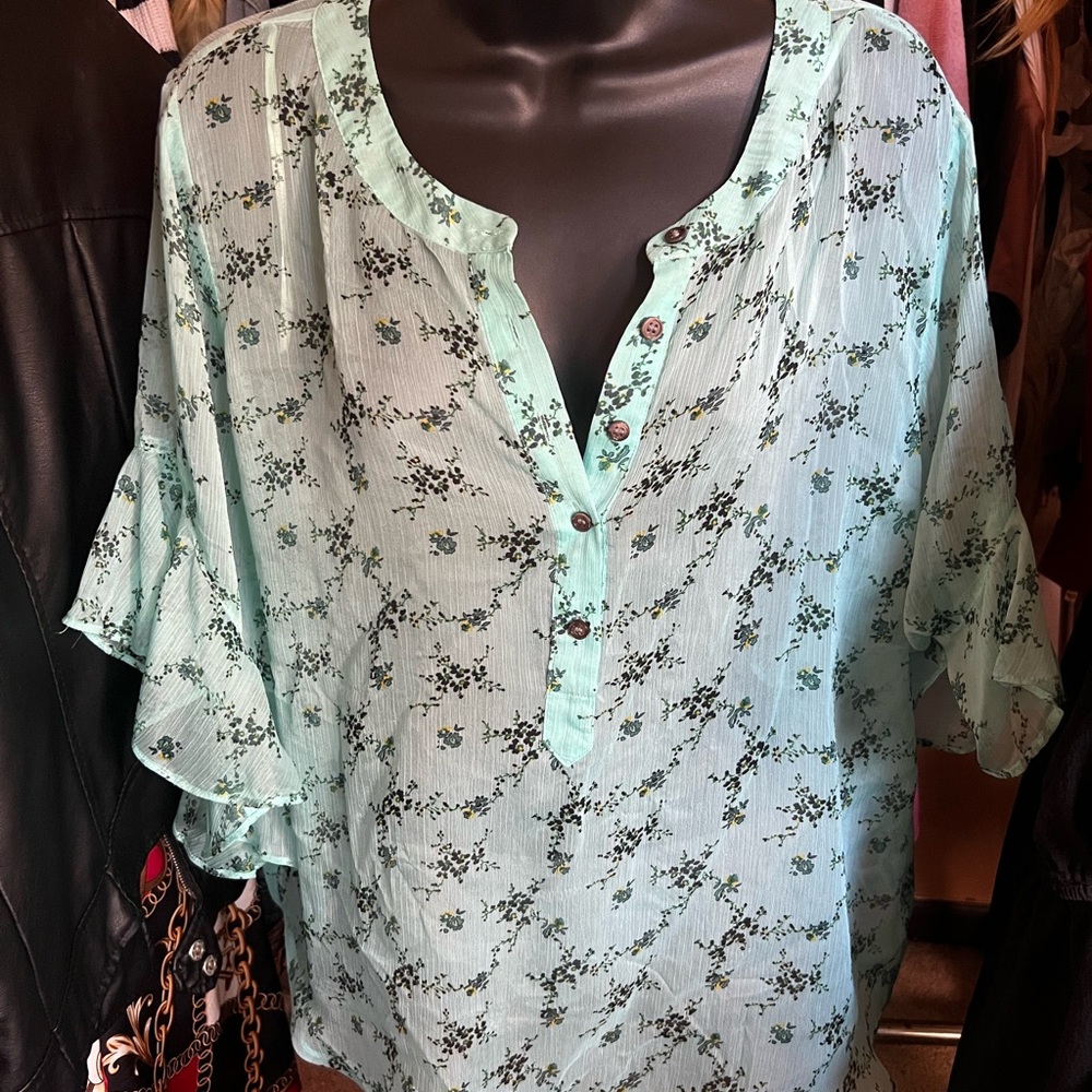 Vince Camuto Mint Green Floral Blouse